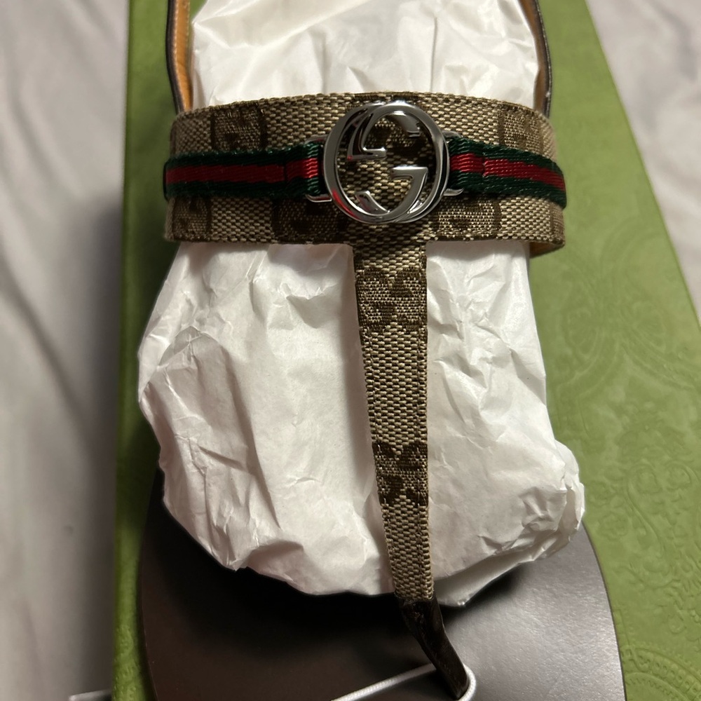 Brand new never worn Gucci sandals. Have the tags and receipt’s .